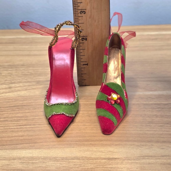Christmas Holiday High Heel Fashion Shoe Velvety Ornaments Red Green Set of 2 - Picture 8 of 9